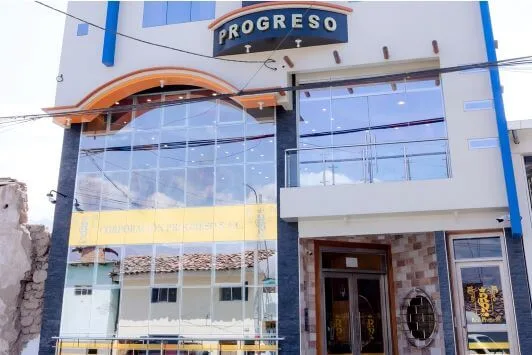 Fachada del Hotel Real Progreso, Caraz