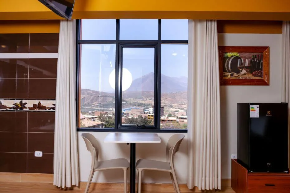 Habitación Suite — baño privado con agua caliente